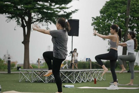 Indulge in exhilarating Barre by the Beach at Sentosa