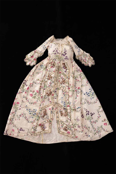 Fashion and Textiles Gallery: Fashionable in Asia