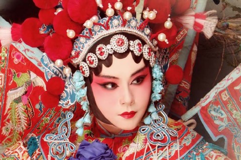 Soak up on classic Chinese opera shows by Yimo, a renowned opera singer 
