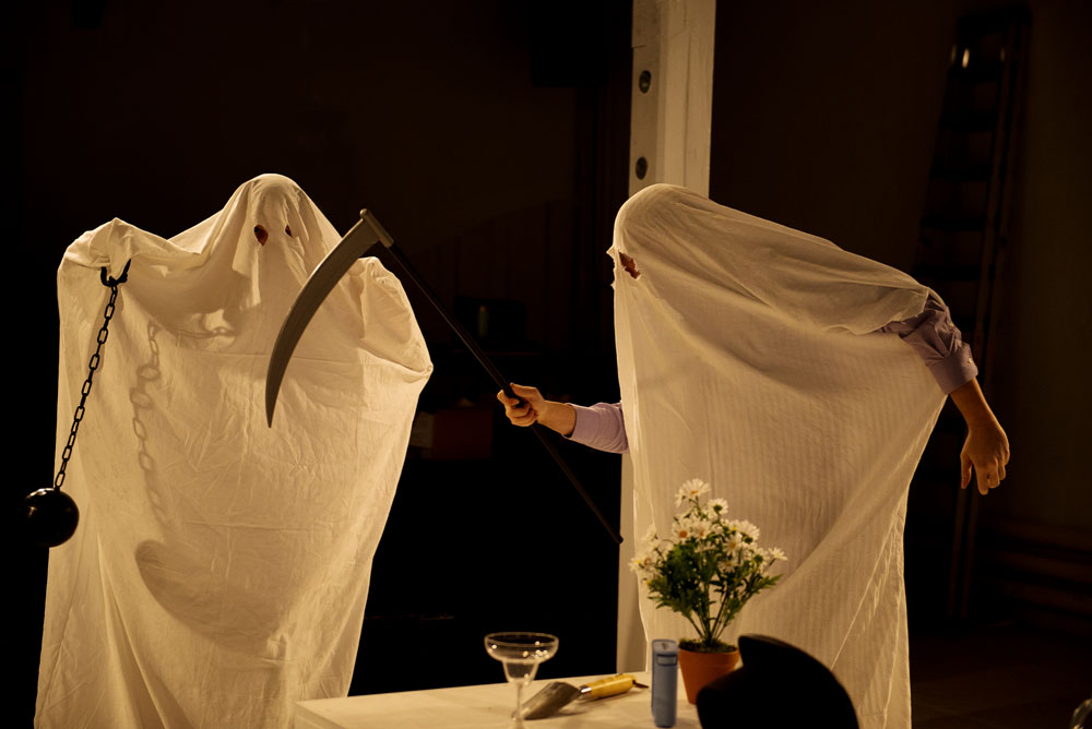 Ibsen Ghosts komun